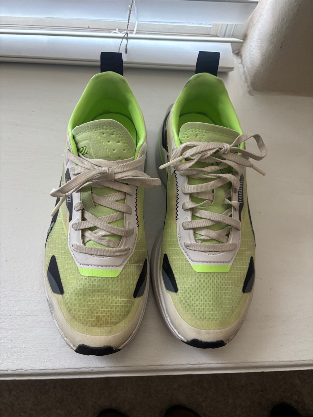 Puma Women's Neon Green and Black Athletic Sneakers